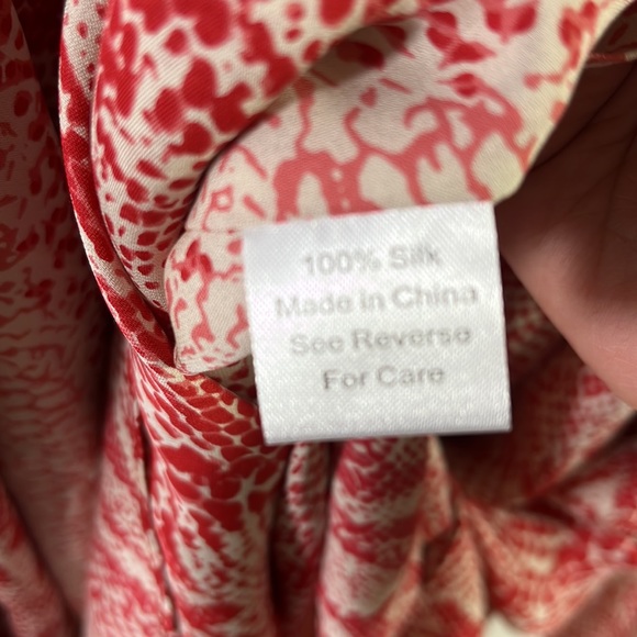 🆕Parker>Silk cold shoulder tiered sleeve mini dress red snakeskin print NWOT - Picture 5 of 5